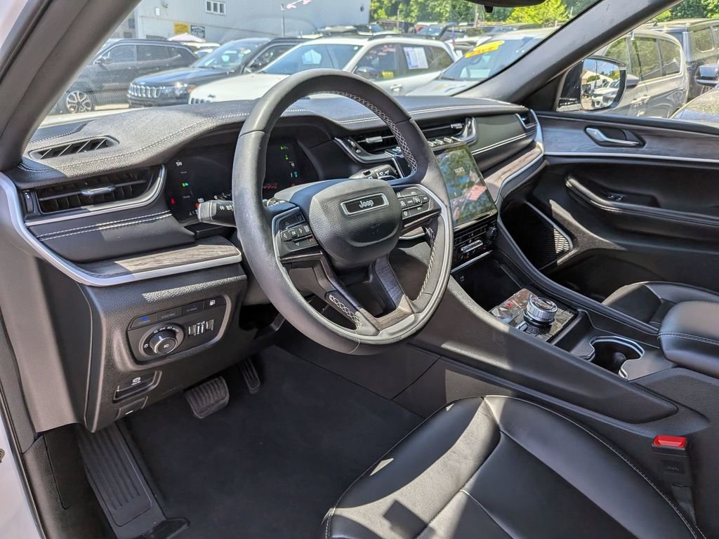 Used 2024 White Jeep 4xe image 14
