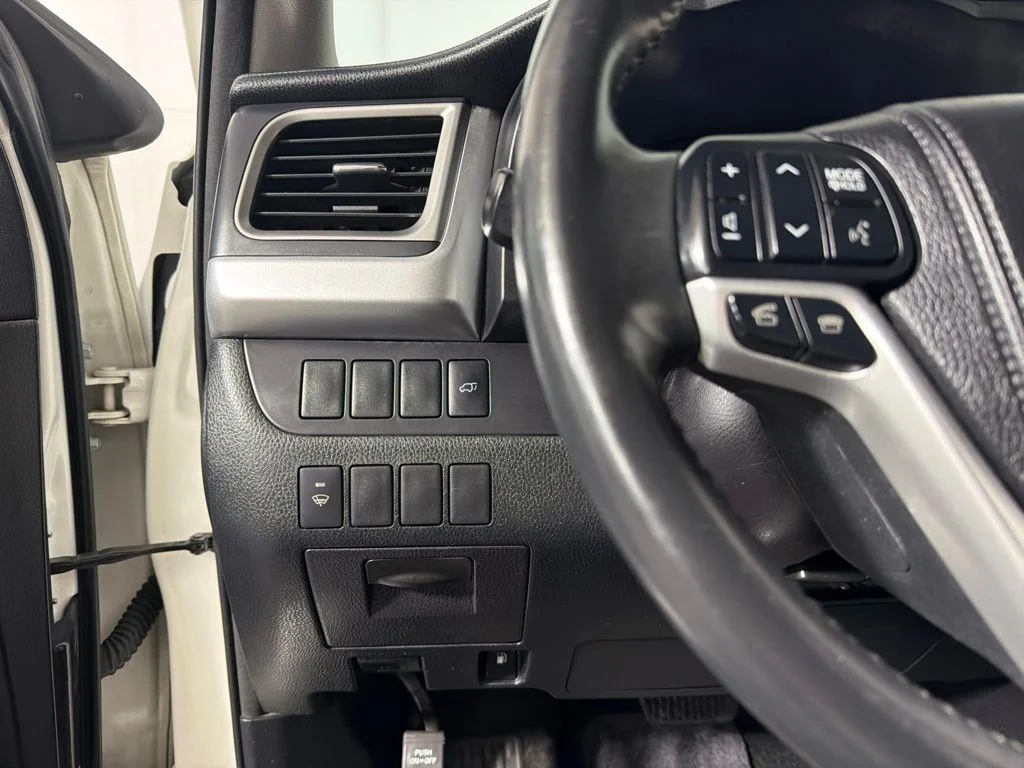 Used 2015 White Toyota LE Plus V6 image 14