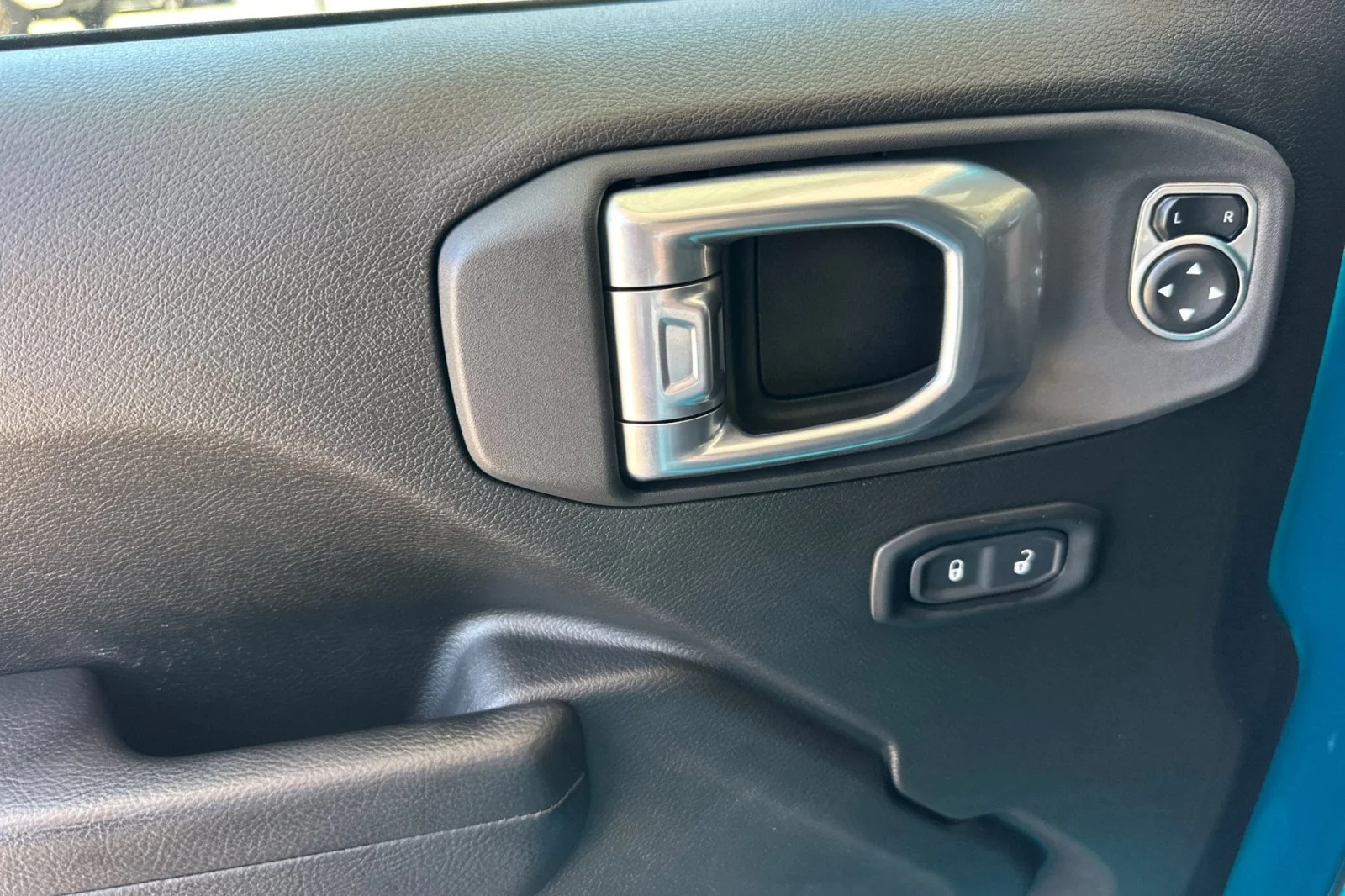 Used 2024 BIKINI PEARL Jeep Willys image 12