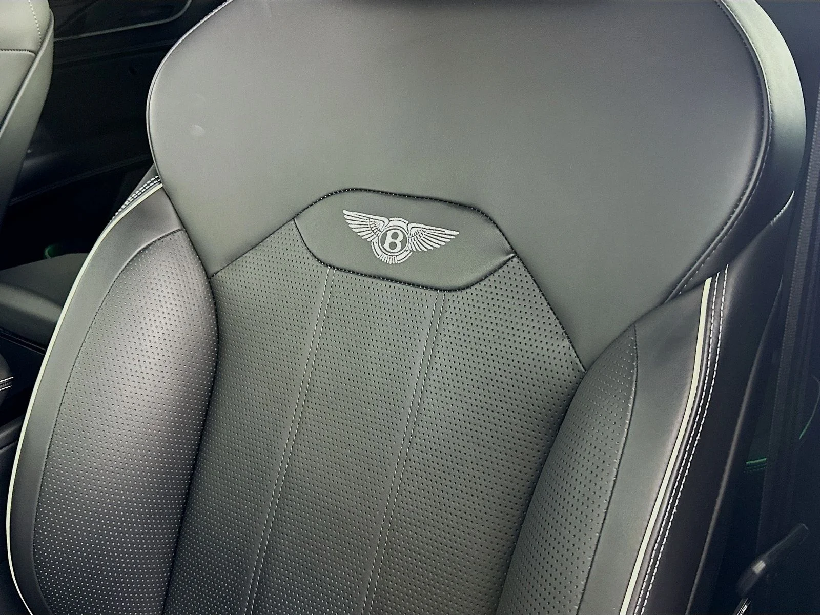 Used 2022 Black Bentley  image 52