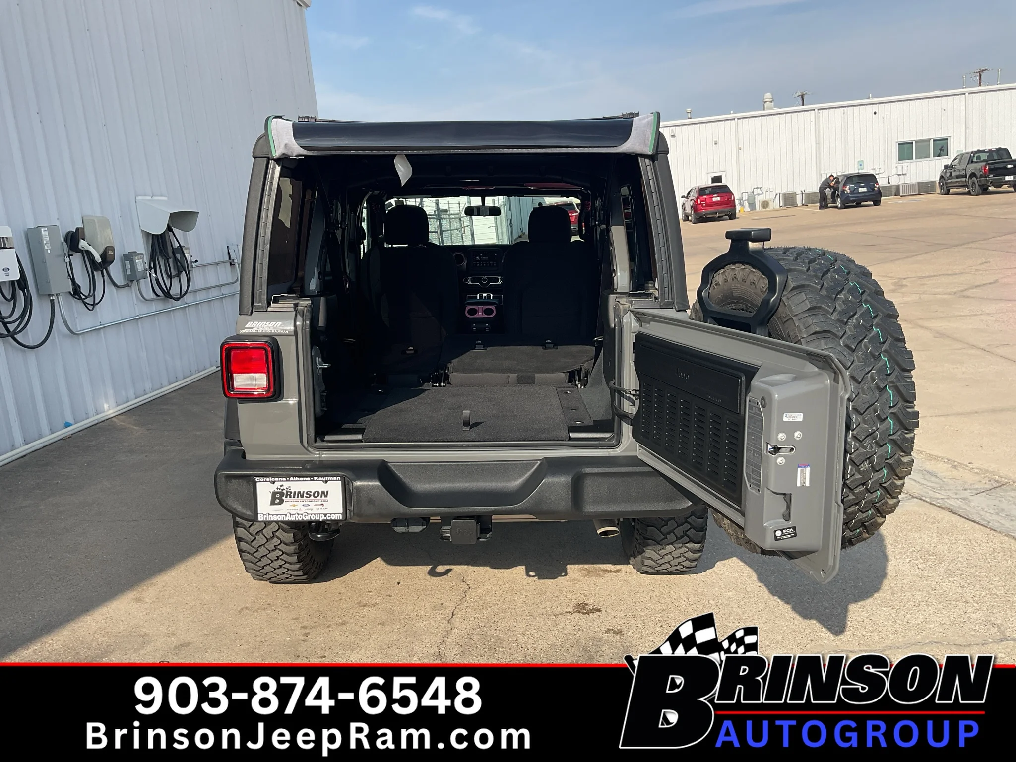 Used 2022 Sting-Gray Clearcoat Jeep Unlimited Sport S image 11