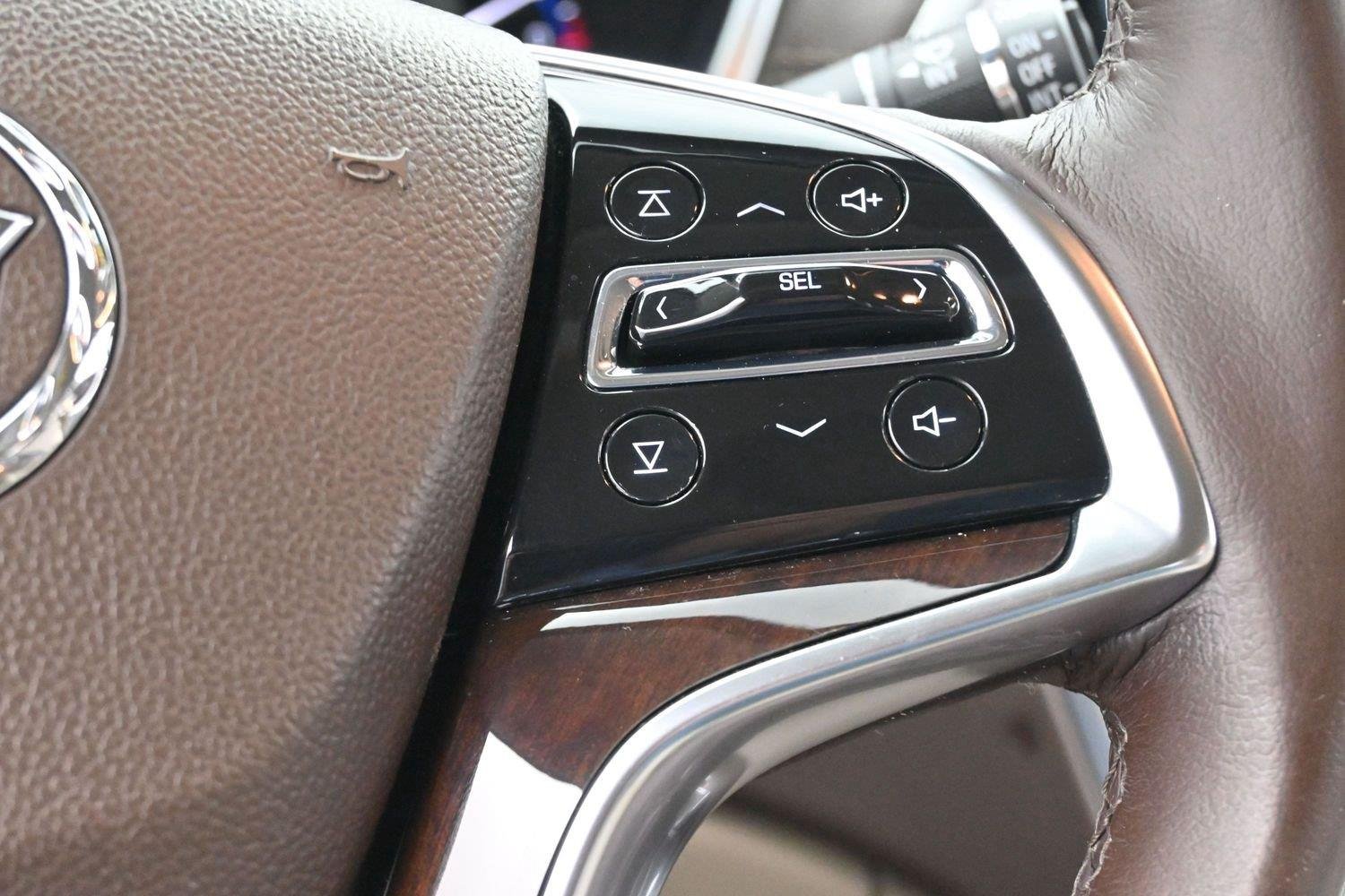 Used 2014 Platinum Ice Tricoat Cadillac Luxury Collection image 19