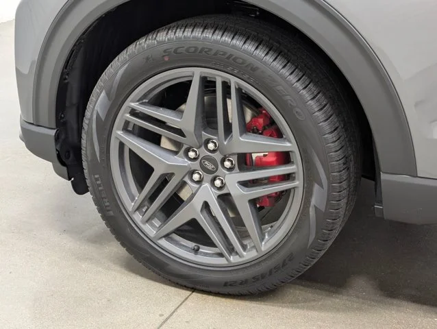 New 2026 Carbonized Gray Metallic Ford ST-Line image 32