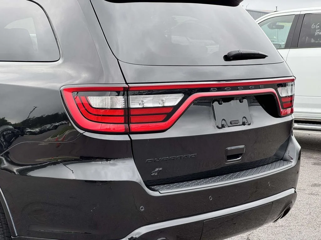 Used 2022 Black Dodge SXT image 10
