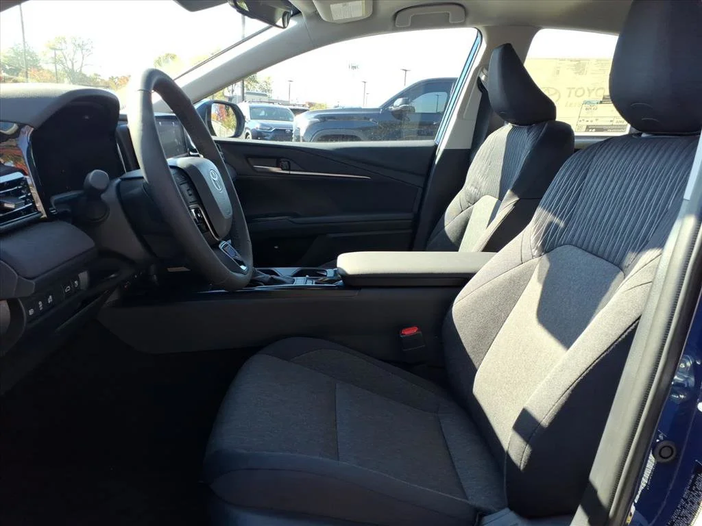 2026 Toyota Camry LE - Photo 16