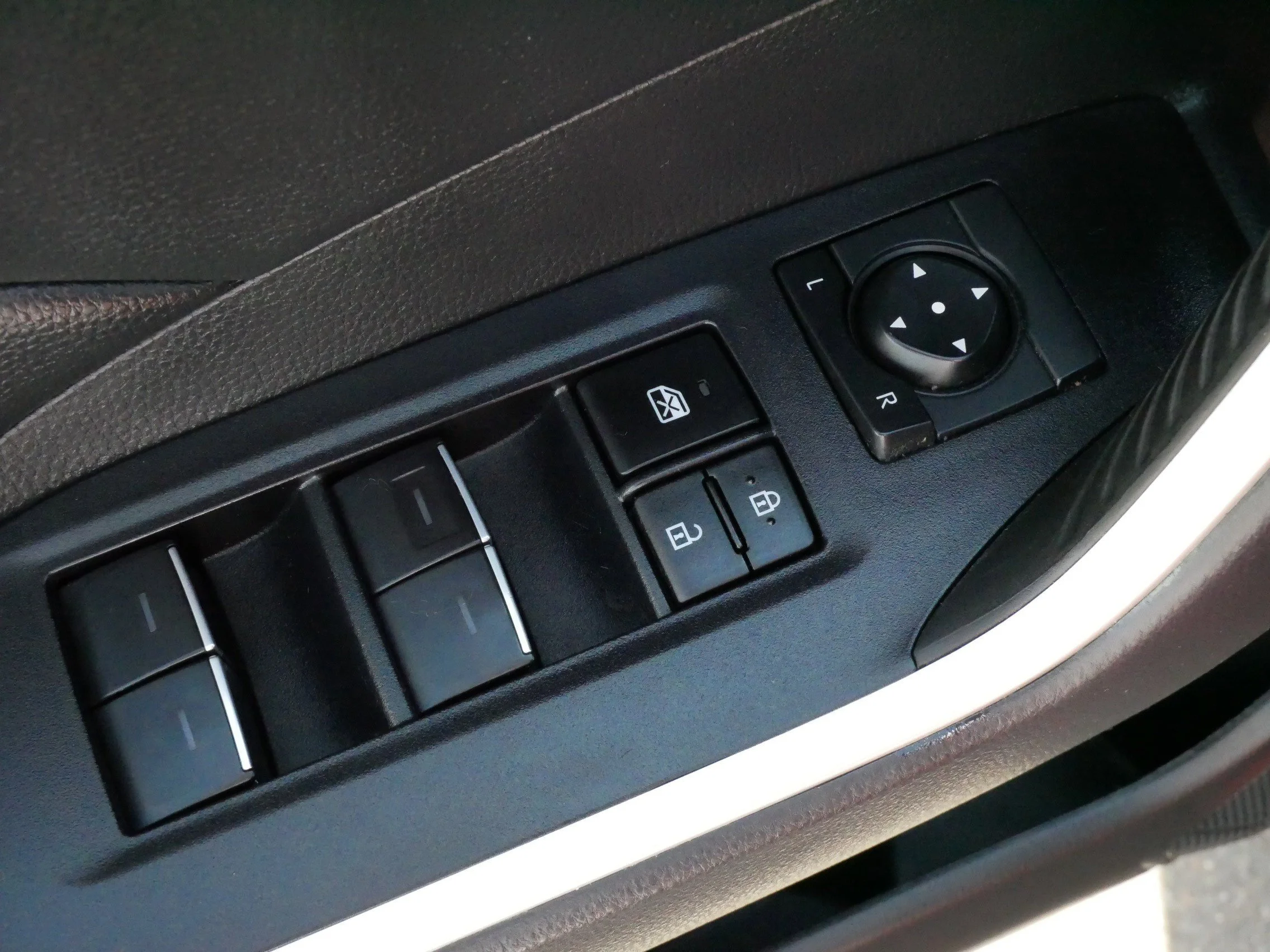 Used 2024 Ruby Flare Pearl Toyota XLE Premium image 19