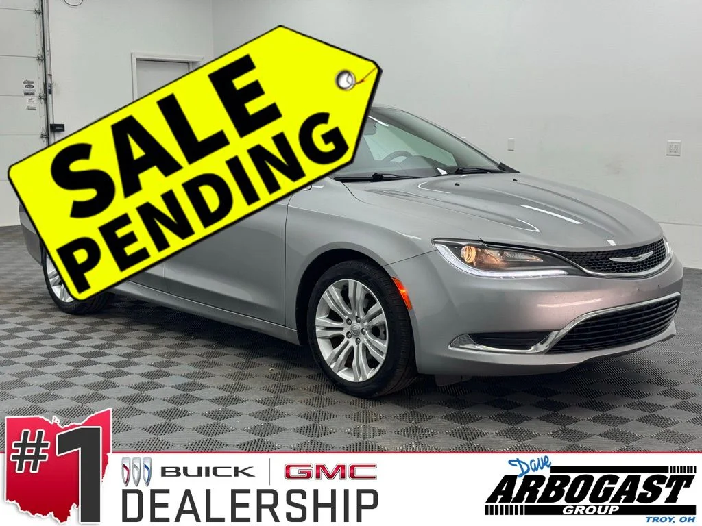 2015 Chrysler 200 Limited's photo