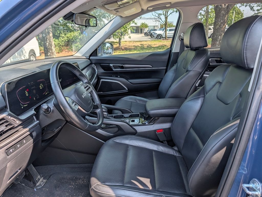Used 2023 Black Kia S image 13