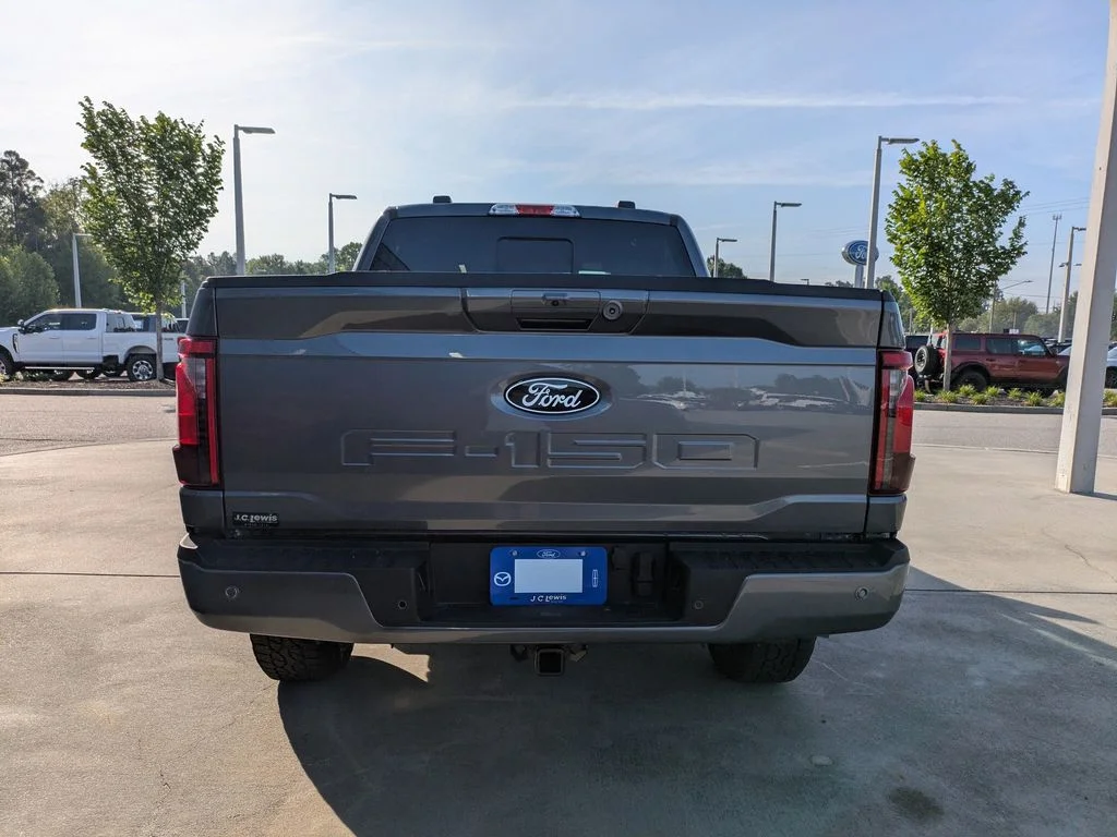 New 2026 Carbonized Gray Metallic Ford XLT image 5