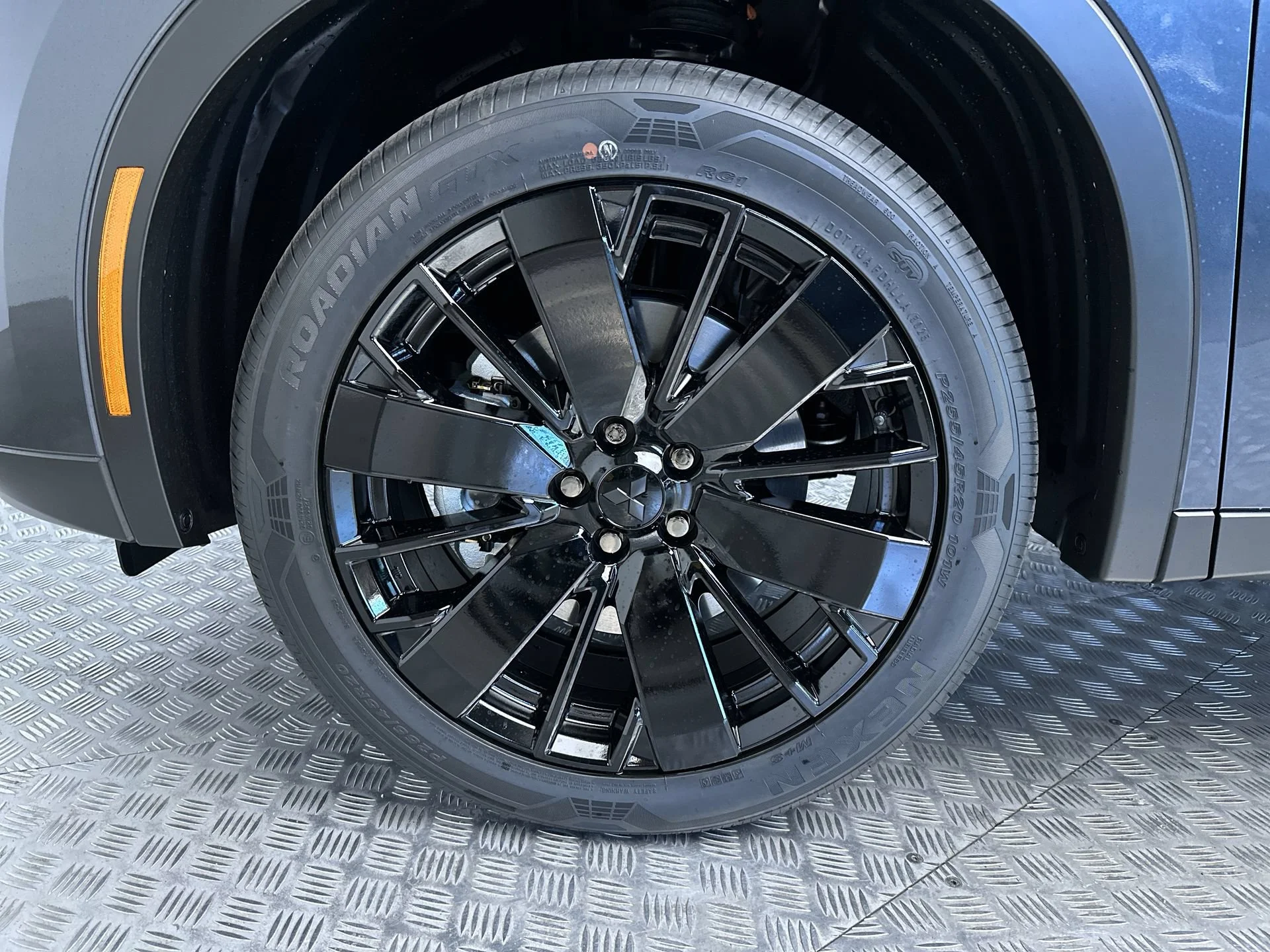 New 2026 Graphite Gray Mitsubishi LE 1.5T S-AWC image 25