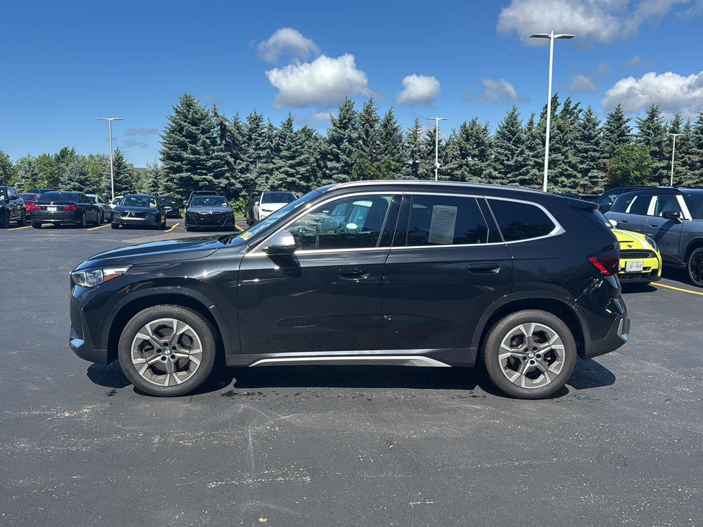 Used 2023 Black Sapphire Metallic BMW xDrive28i image 6