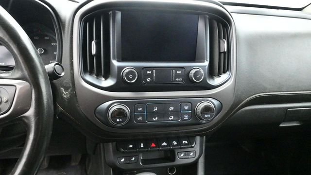 Used 2022 Gray GMC AT4 w/Leather image 14
