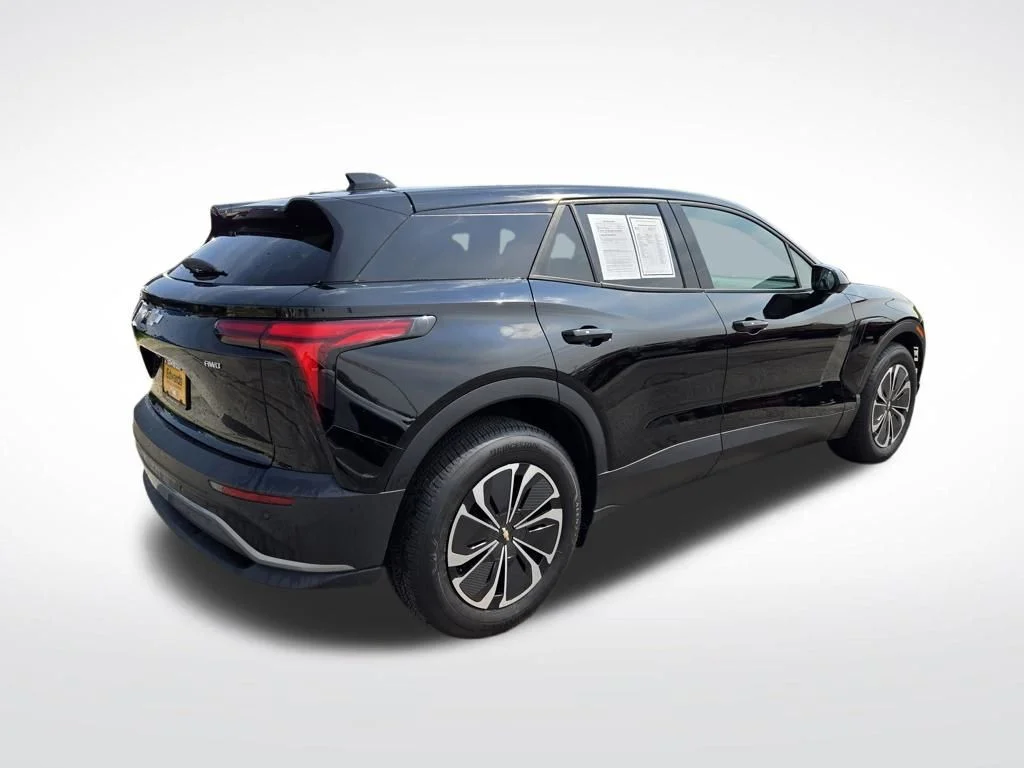 Used 2025 Black Chevrolet LT image 3