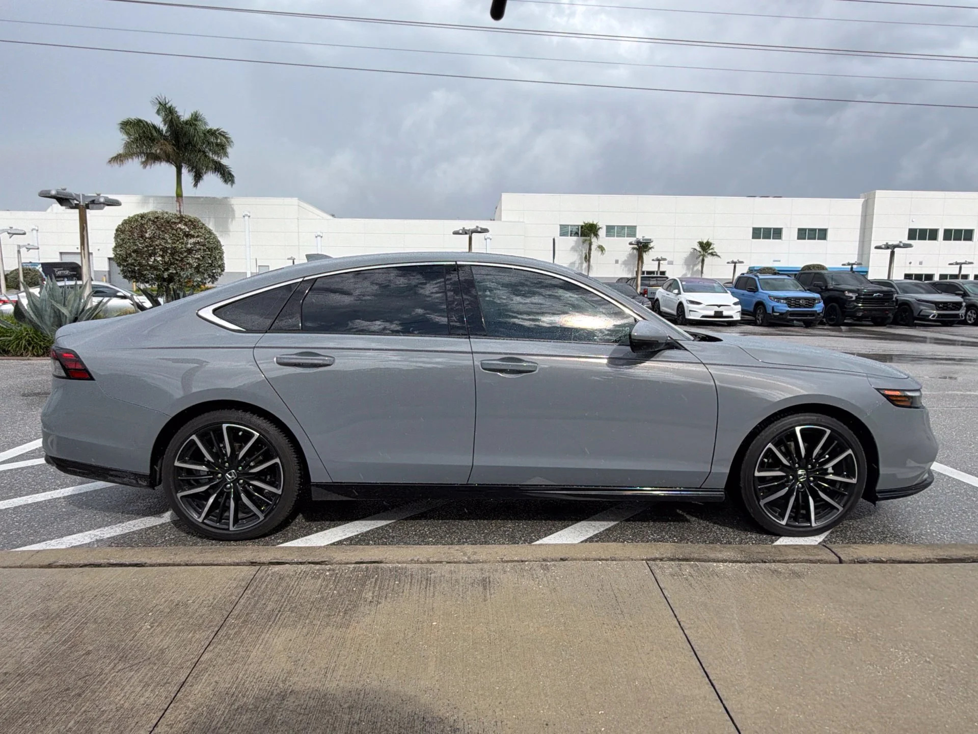 Certified Used 2024 Urban Gray Pearl Honda Touring image 4