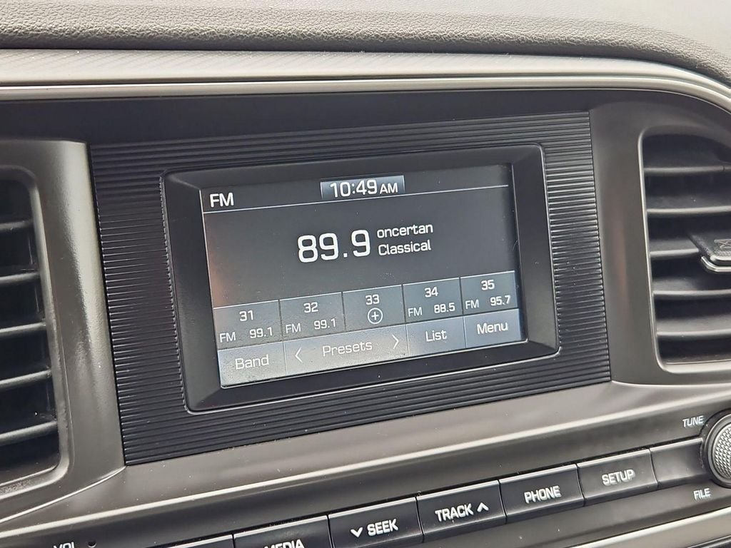 2019 Hyundai Elantra SE - Photo 17
