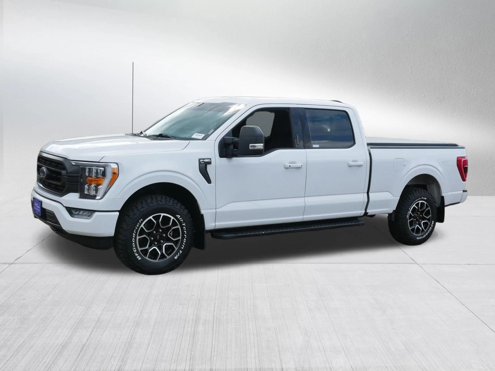 Certified Used 2021 Oxford White Ford XLT image 3