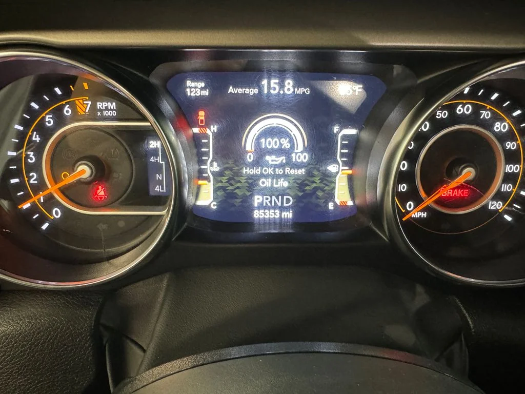 Used 2022 White Jeep Sport image 19