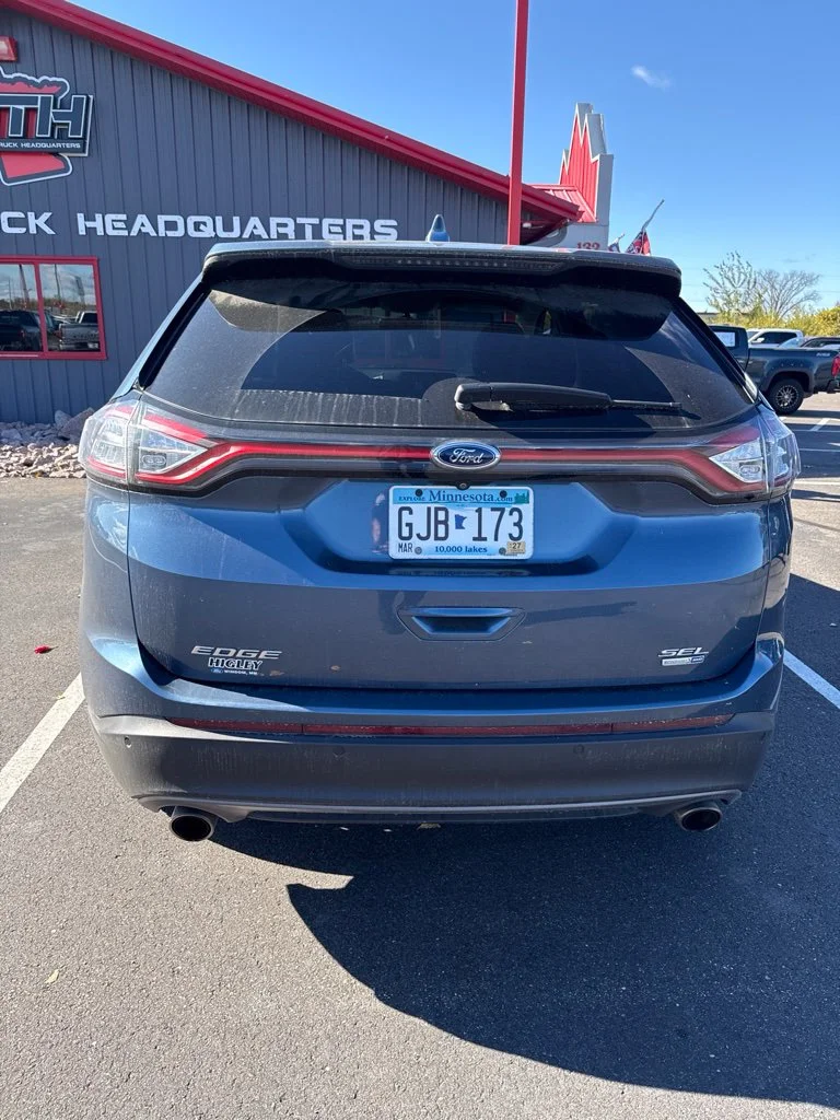 Used 2018 Blue Ford SEL image 4