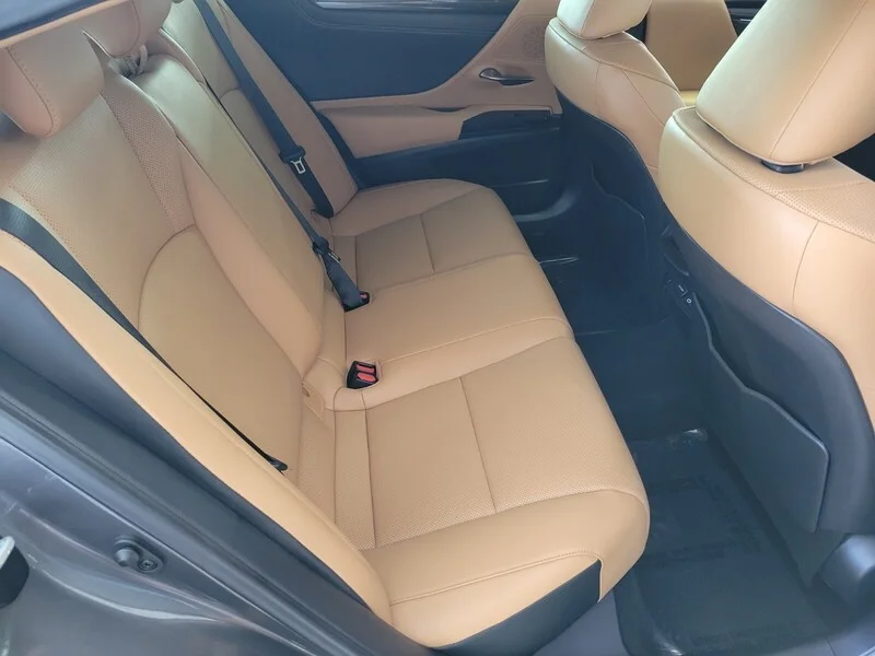 2025 Lexus ES 350 - Photo 17