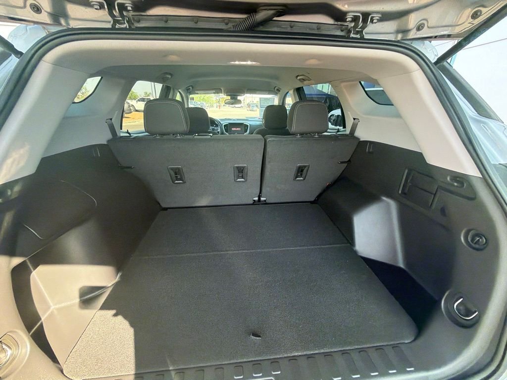 Used 2023 Silver GMC SLE image 30