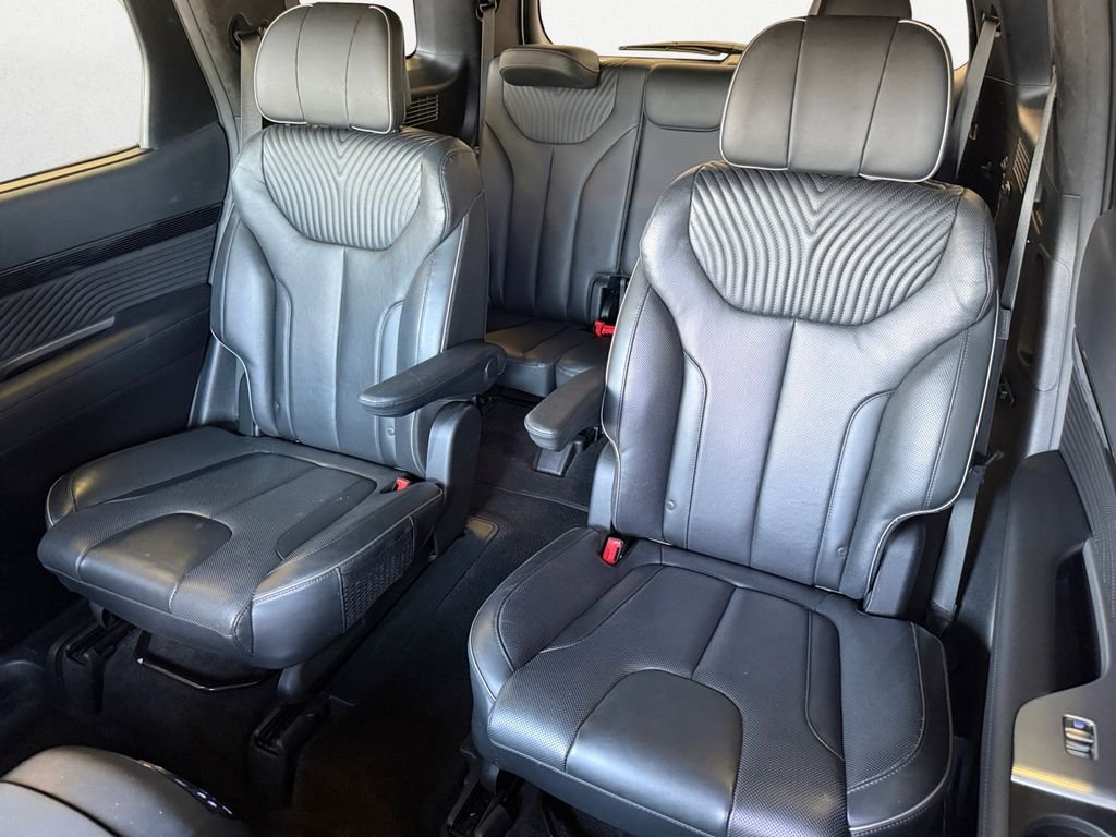 Used 2024 White Hyundai Calligraphy image 9