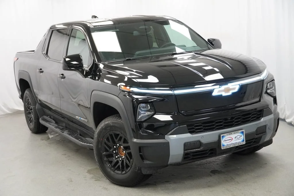 New 2026 Black Chevrolet LT - Extended Range image 32