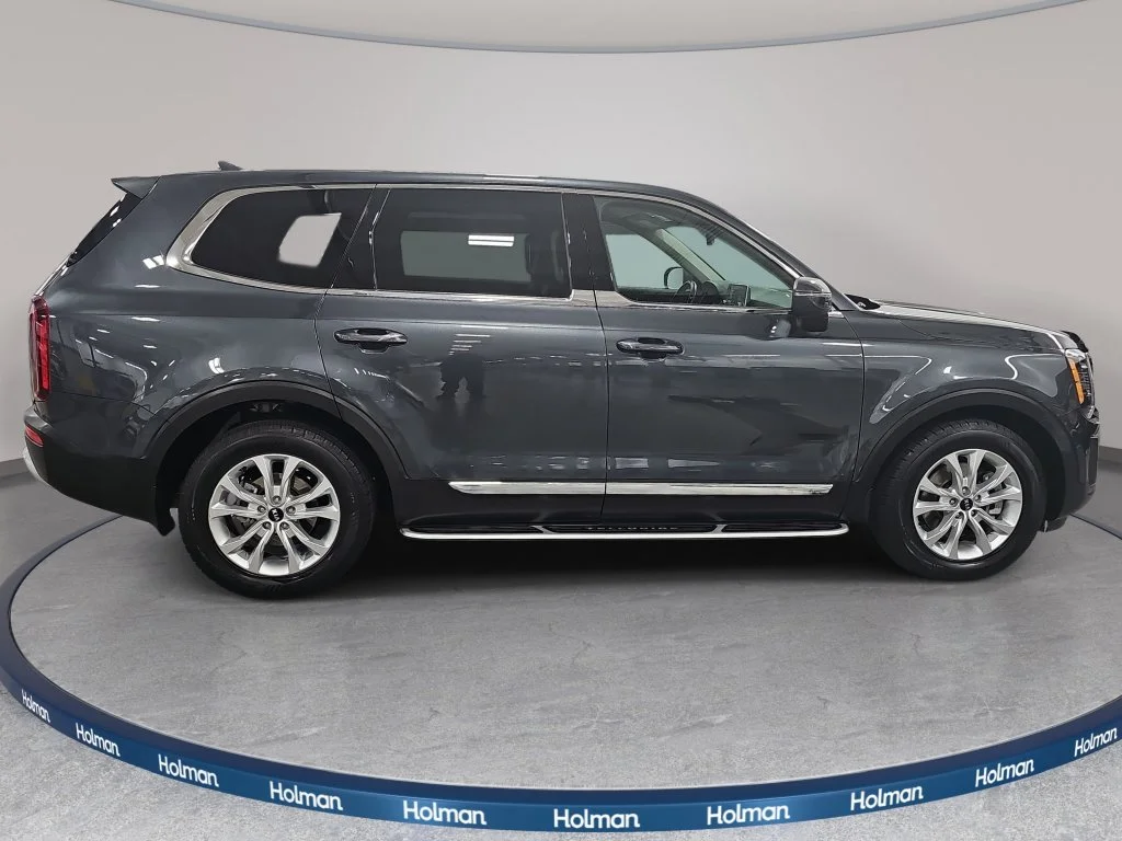 Used 2021 Gray Kia LX image 5