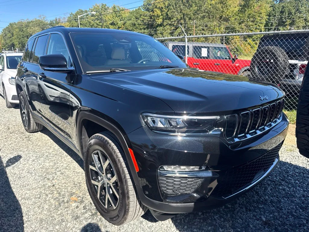 Used 2025 Black Jeep Limited image 2