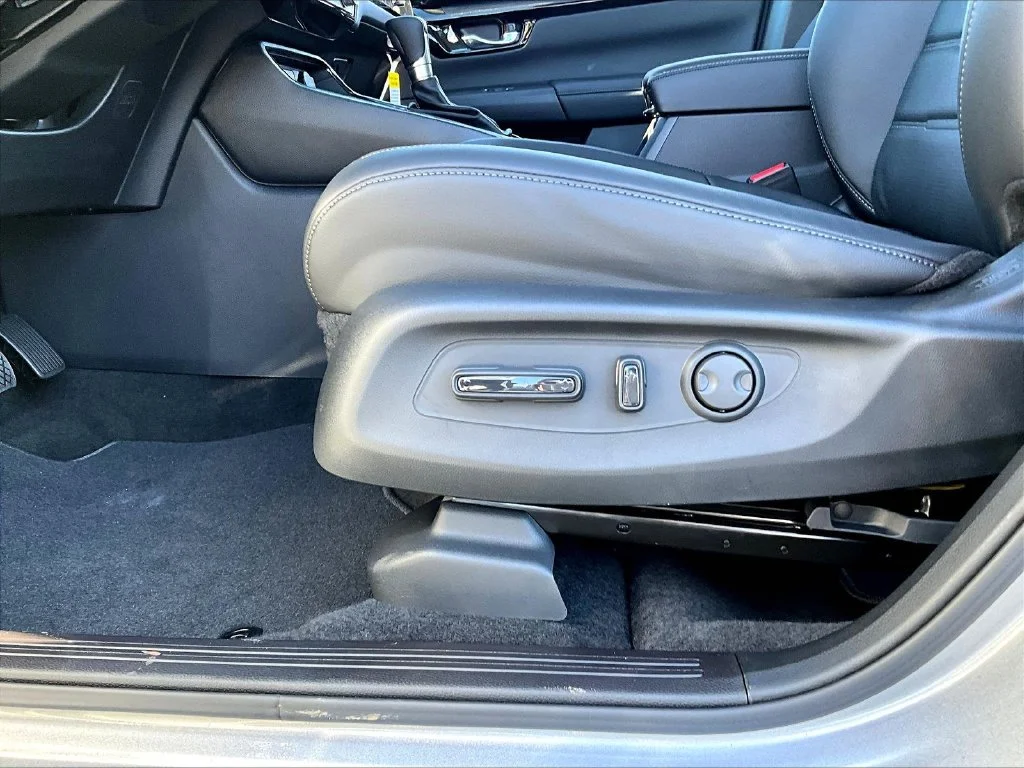 New 2027 Solar Silver Metallic Honda EX-L AWD image 37