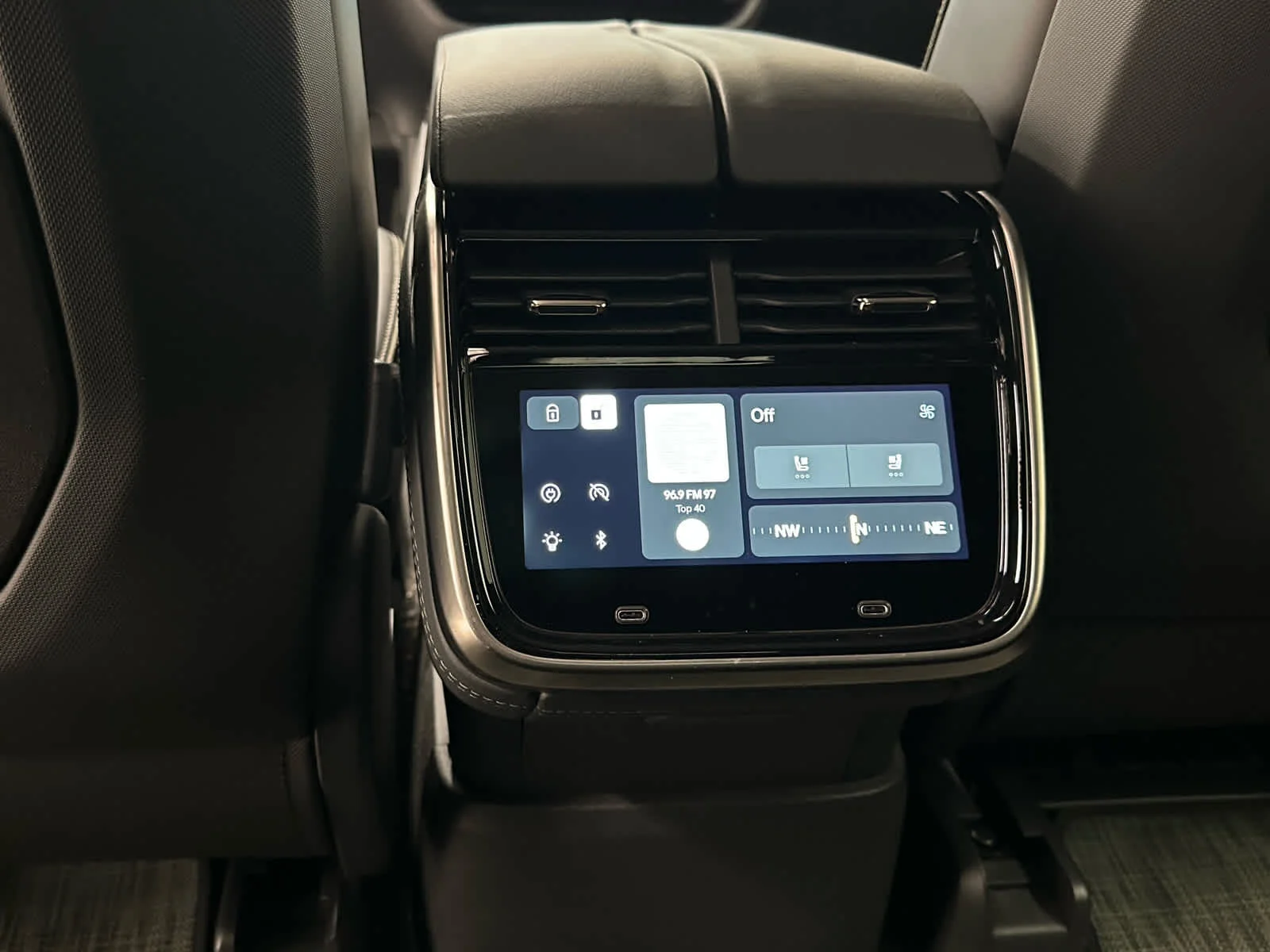 Used 2025 LA Silver Rivian Adventure image 37