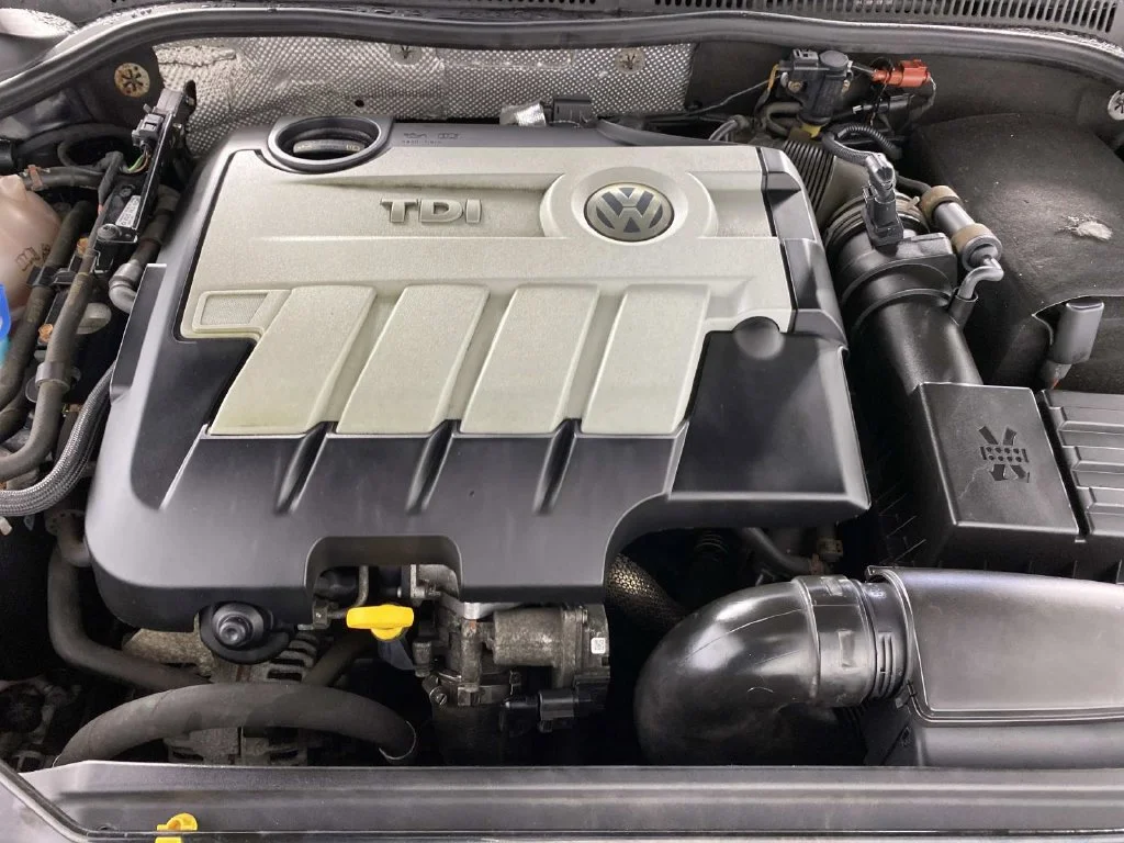 Used 2014 Black Uni Volkswagen 2.0L TDI image 27