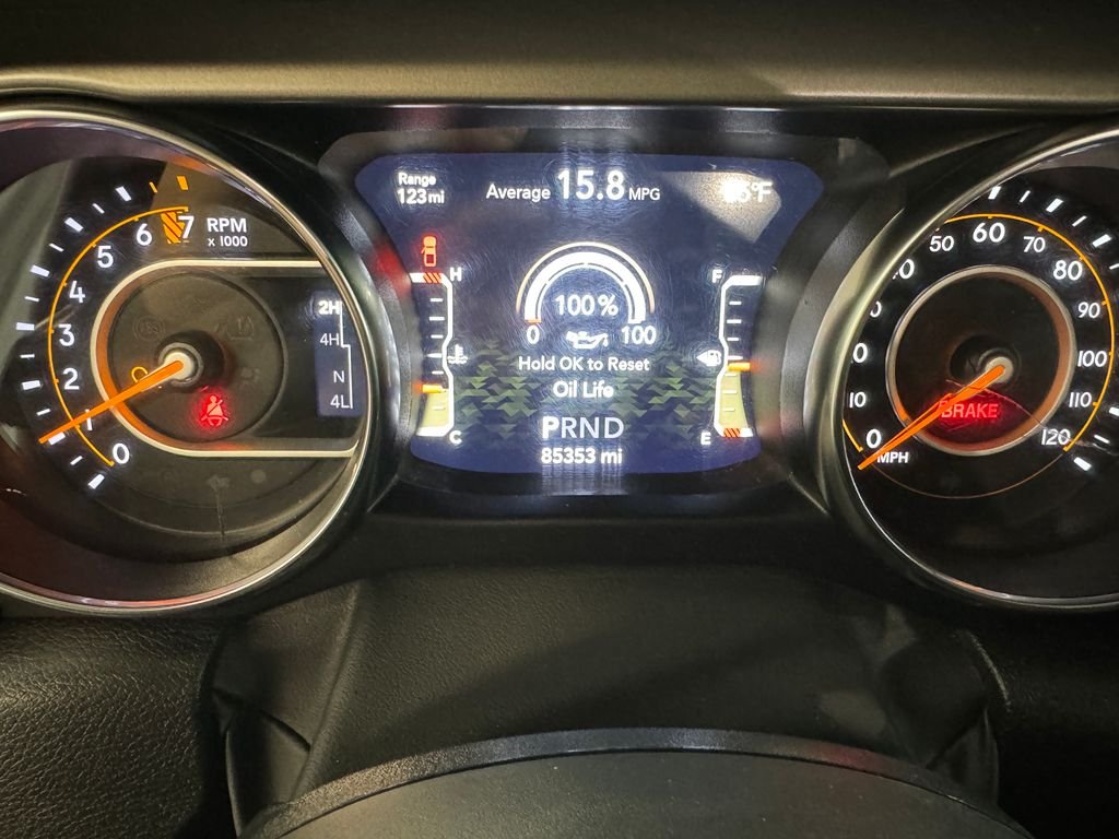 Used 2022 White Jeep Sport image 19