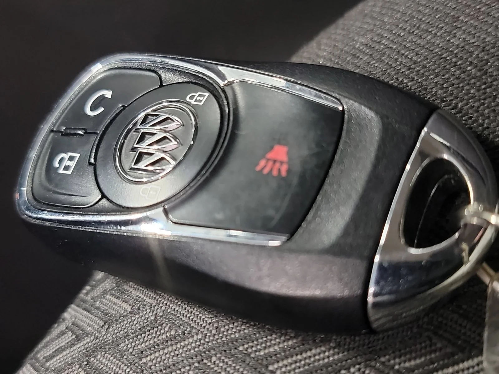 Used 2019 White Frost Tricoat Buick Preferred image 30