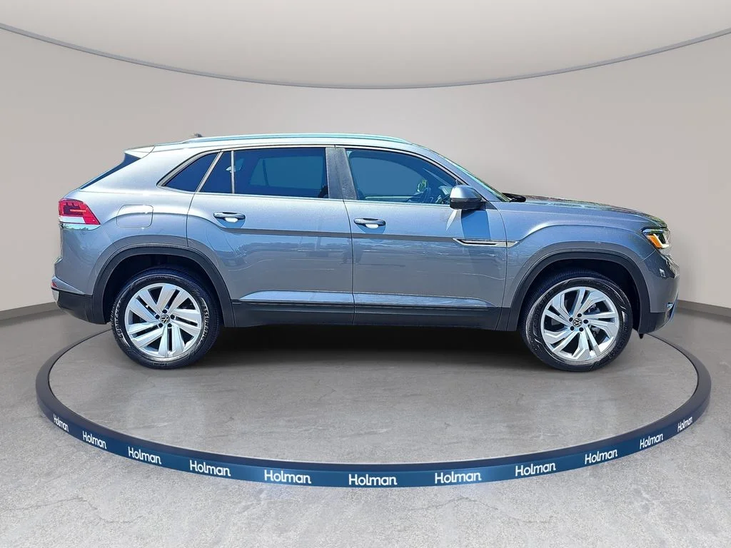 Used 2023  Volkswagen 2.0T SE w/Technology image 7
