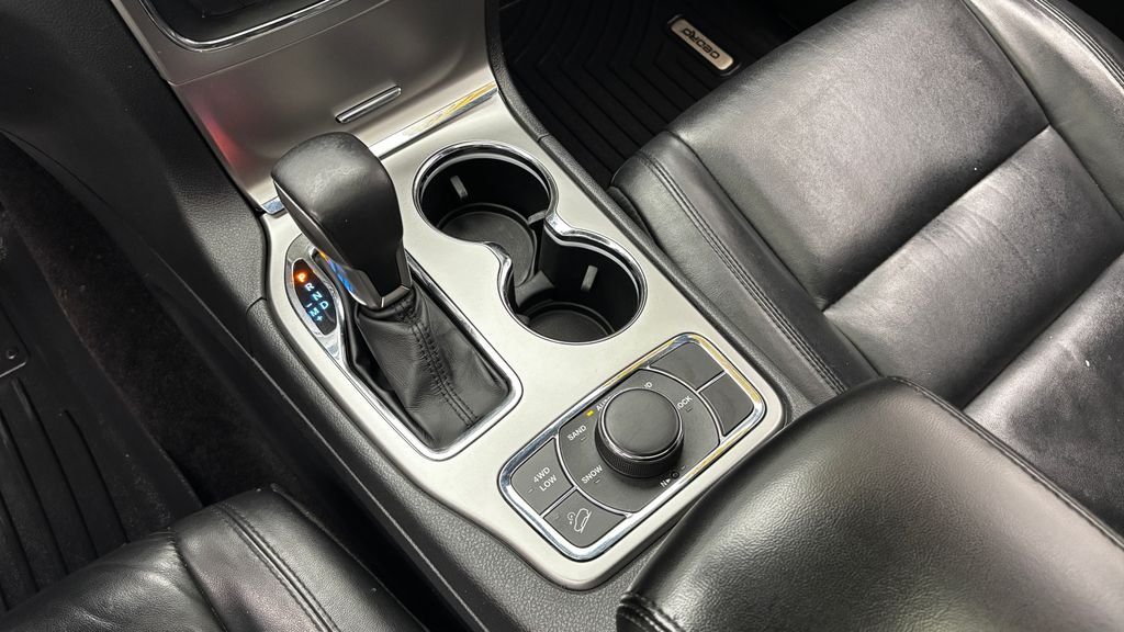 Used 2018 White Jeep Limited image 24
