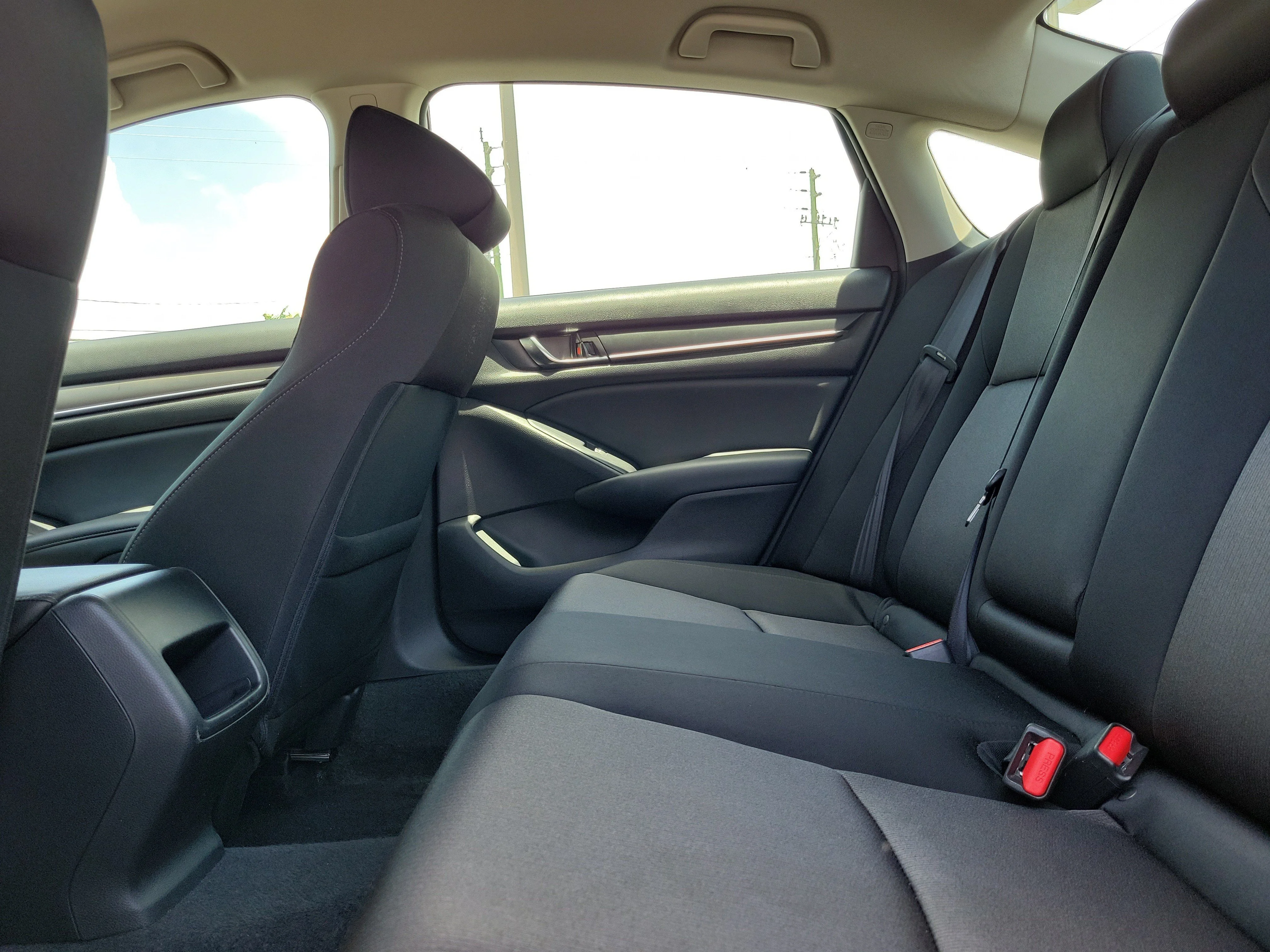 2022 Honda Accord LX - Photo 10