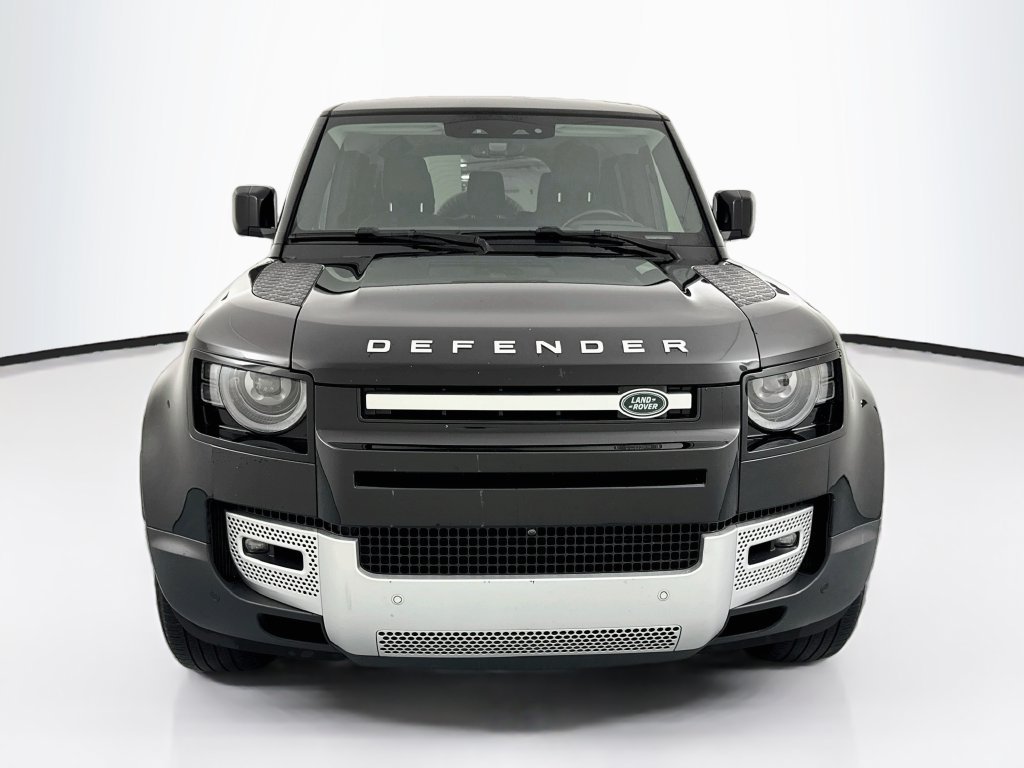 Used 2022 Black Land Rover S image 2