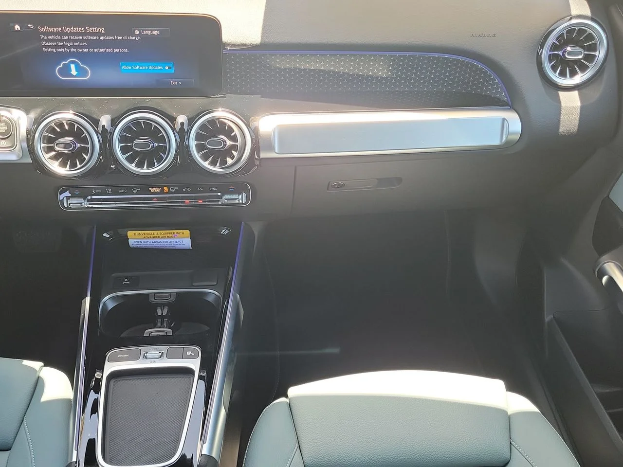 New 2026 Polar White Mercedes-Benz GLB 250 image 15