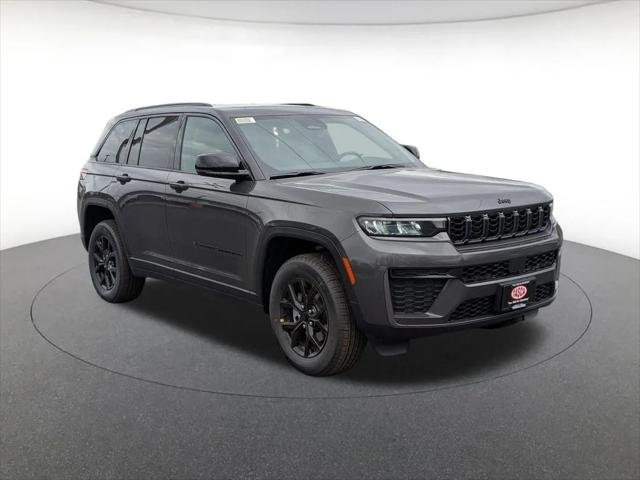 2026 Jeep Grand Cherokee Laredo Altitude