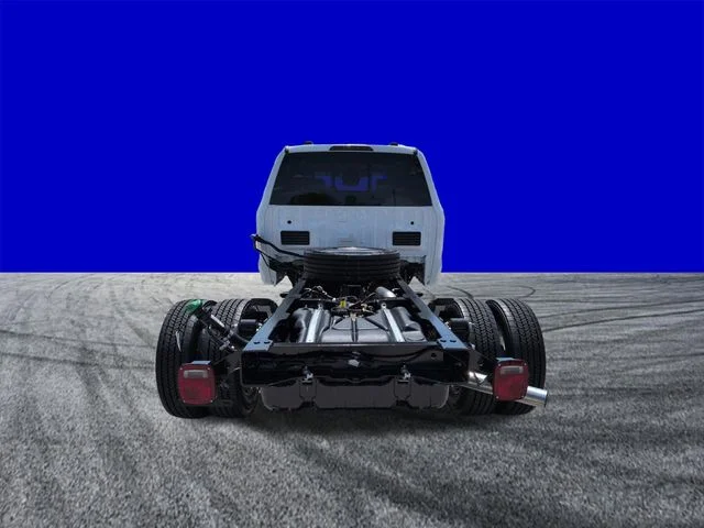 New 2026 Oxford White Ford F-450® XL image 5