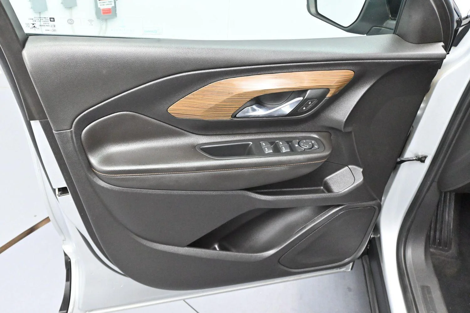 Used 2021 Quicksilver Metallic GMC SLE image 9