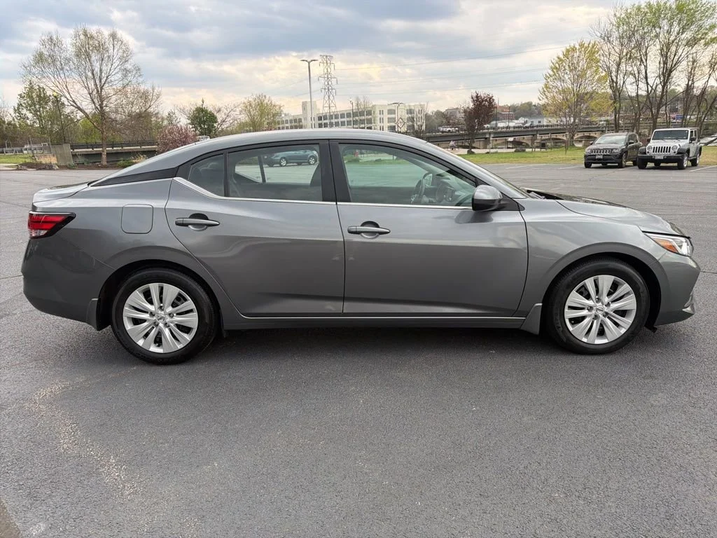 Used 2023 Gray Nissan S image 6