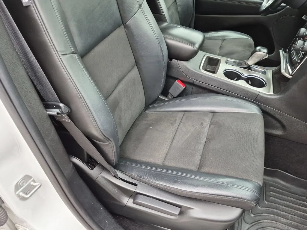 Used 2021 White Jeep Laredo X image 27