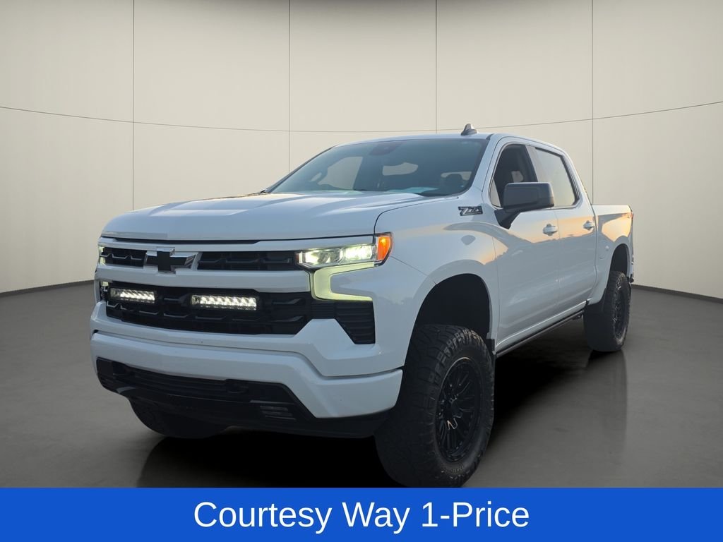 Used 2024 White Chevrolet RST image 4