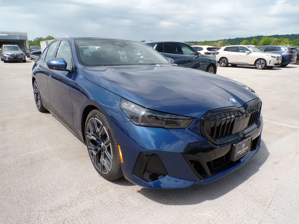 2025 BMW i5 xDrive40 Sedan's photo