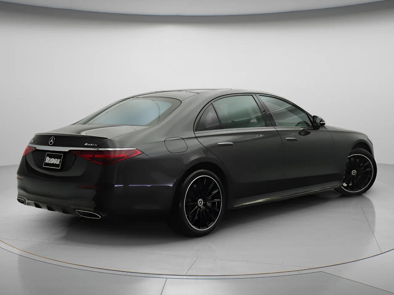 Certified Used 2023 Gray Mercedes-Benz S 500 4MATIC® AMG® Line image 4