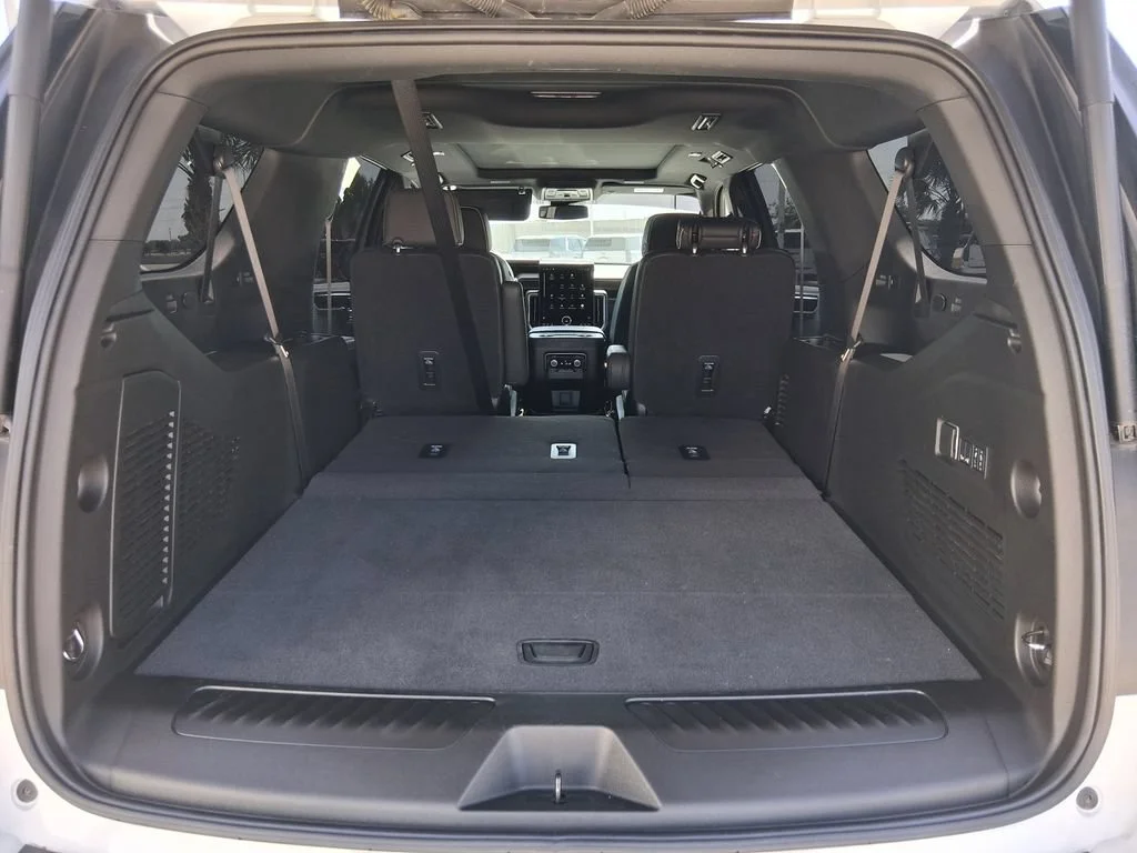 Used 2025 Summit White GMC Elevation image 6