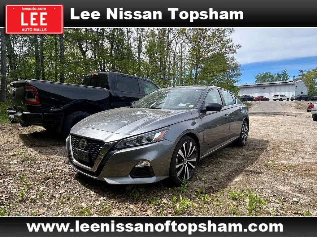 Used 2022 Gun Metallic Nissan 2.5 SR image 1