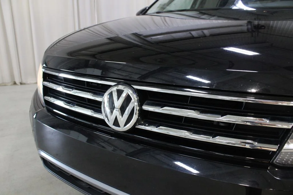 Used 2018 Black Volkswagen 2.0T S image 32
