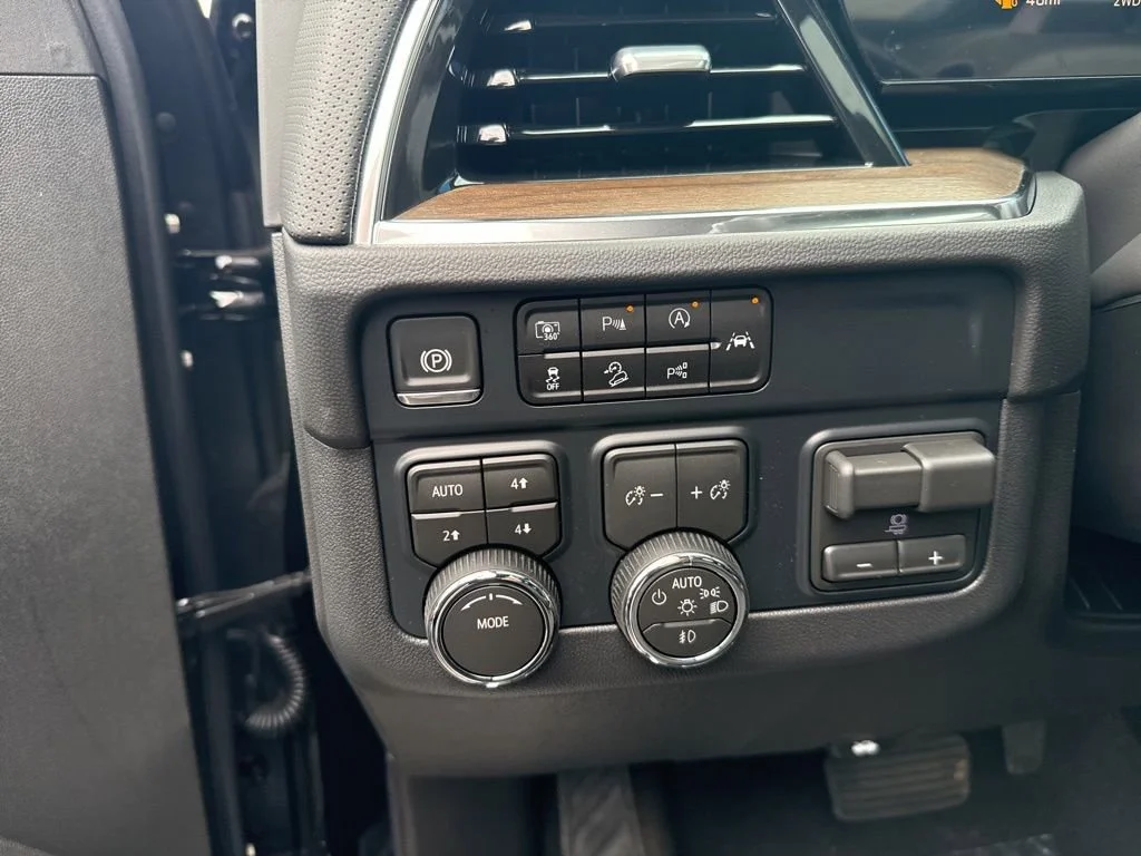 2026 Chevrolet Suburban High Country - Photo 22